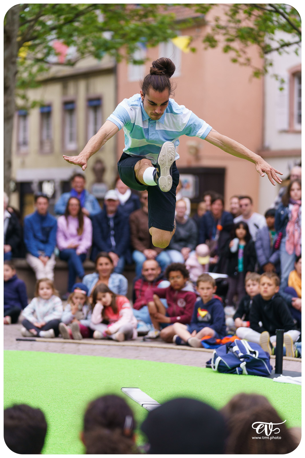 LEAGUE AND LEGEND (15FEET6)